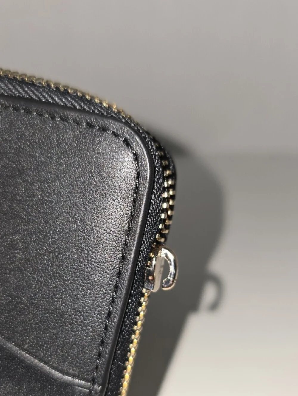 kate spade Staci Black and Beige Two-Tone Zip Wallet Saffiano Leather